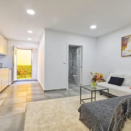 Flat With Garden *