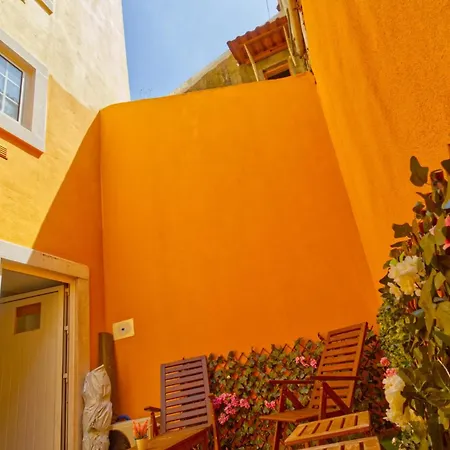 Apartamento Flat With Garden