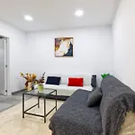 Apartment Flat With Garden *