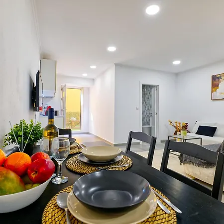 דירה Flat With Garden ליסבון