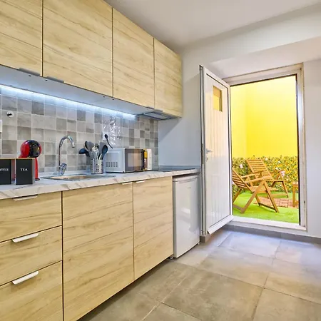 Flat With Garden