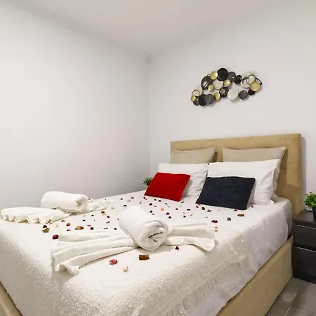 Flat With Garden Apartament